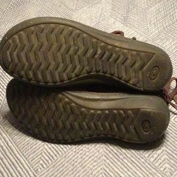 UGG size 8 brown suede boots for women - Picture 8 of 10